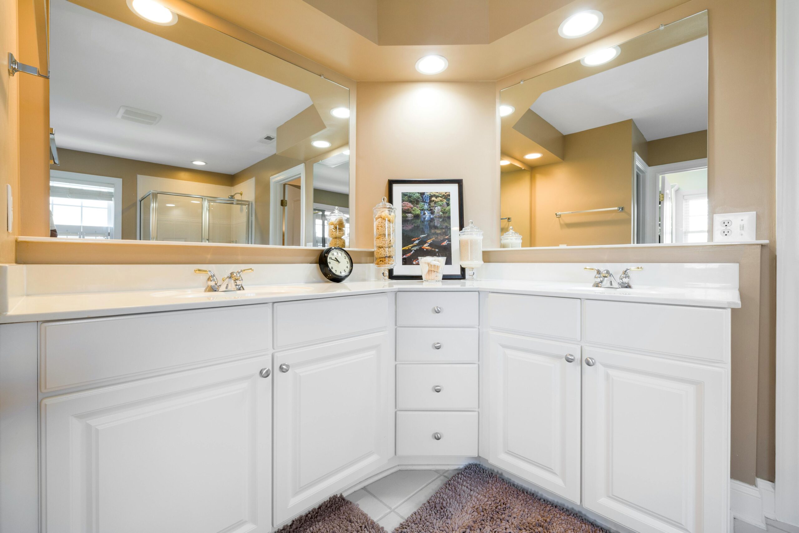 What is the Most Popular Cabinet Color for a Bathroom?